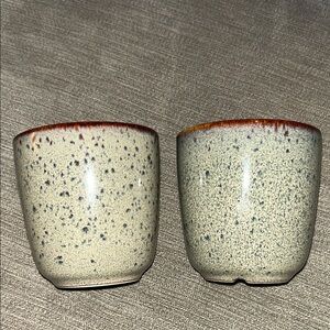 2 Speckled Ceramic Cups 10oz coffee mugs EUC